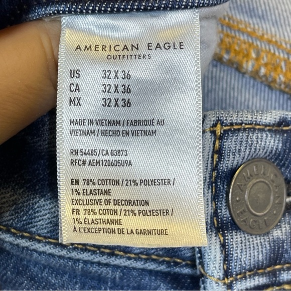 American Eagle Outfitters Jeans. Slim Leg. 32x36. Minor Stain as shown. - Picture 7 of 9